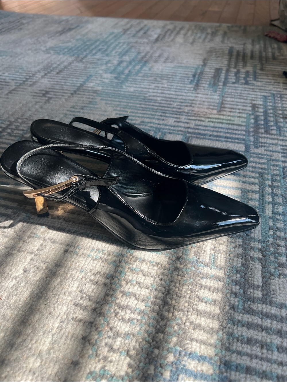 iiimmu Black Patent Leather Pointed Toe Slingback Gold Heels Y2K